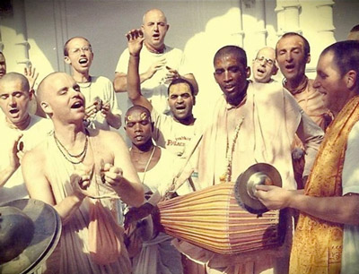 Srila Prabhupada and Devotees Srila Prabhupada and Devotees